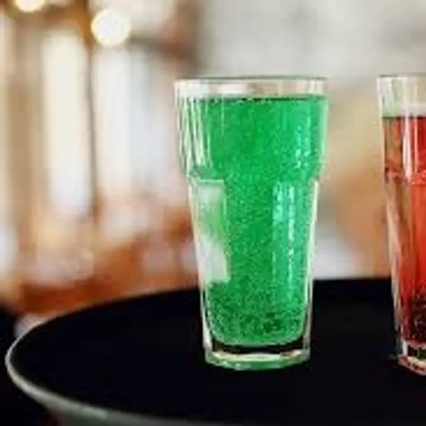 terrace-botanica - ლაღიძის ლიმონათი ჭიქით