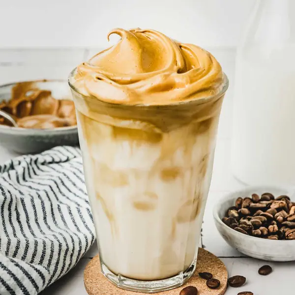 terrace-botanica - Iced coffe with ice cream