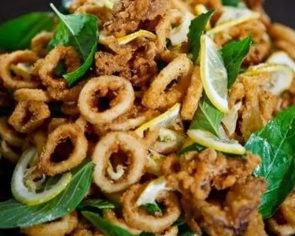 thai-basil-cart - Basil Fried Calamari (ปลาหมึกทอด)