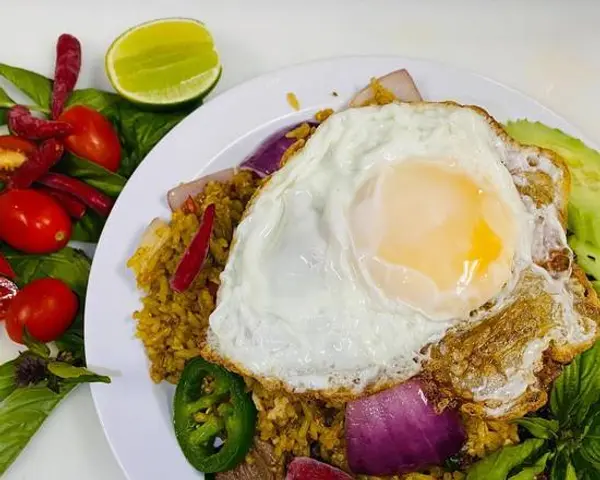 thai-basil-cart - Basil Chili Fried Rice  with fried egg (ข้าวผัดกระเพรา)