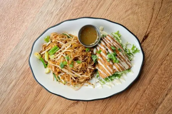 thai-peacock - 17.2. Pad Thai & Salmon