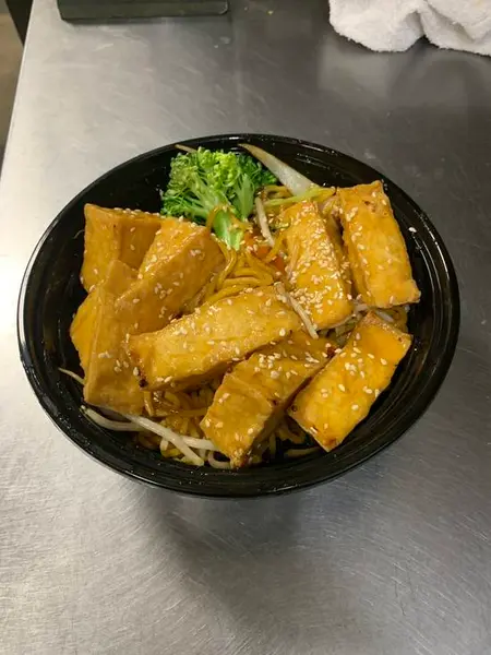 thaidash - B8. Yakisoba Orange Tofu Bowl