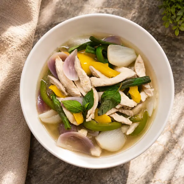 thaiora - Thai Chicken Basil (1:2)