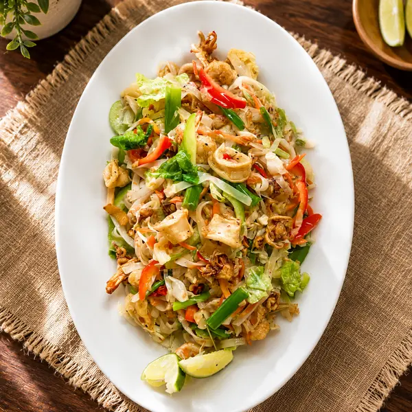 thaiora - Thai Seafood Noodles (1:2)