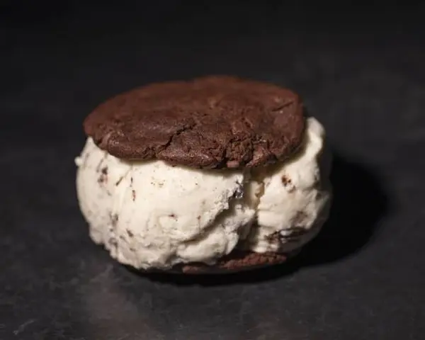 the-baked-bear - Vegan/GF Fudgy Brownie Cookie Sandwich