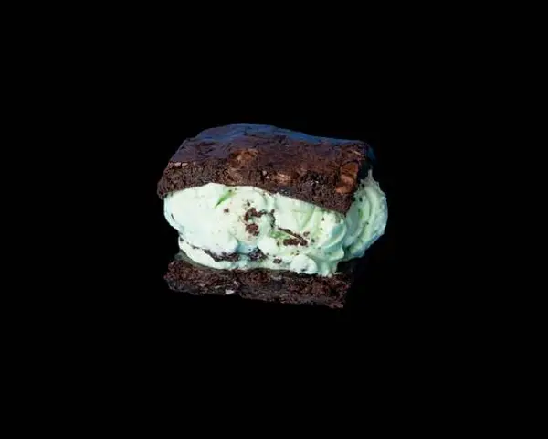 the-baked-bear - Brownie Ice Cream Sandwich