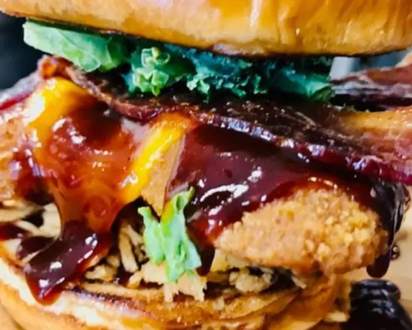 the-blt-shop-sandwiches-and-salads - BBQ Smothered Chicken BLT