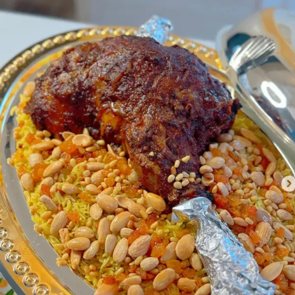 the-chill-lounge - أرز كبسة مع اللحم الطازج