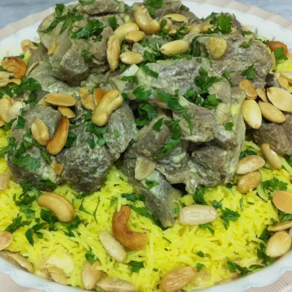 the-chill-lounge - منسف اردنى باللحم الطازج