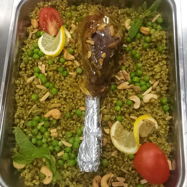 the-chill-lounge - وجبة فريكة بالموزات