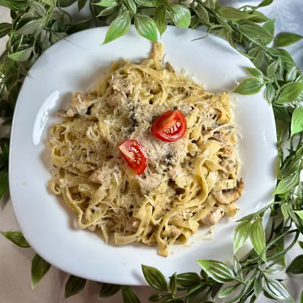 the-cloud-shisha-bar-dinner - CHICKEN TAGLIATELLI