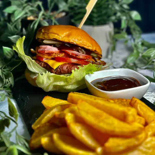 the-cloud-shisha-bar-dinner - ТЕЛЕШКИ БУРГЕР