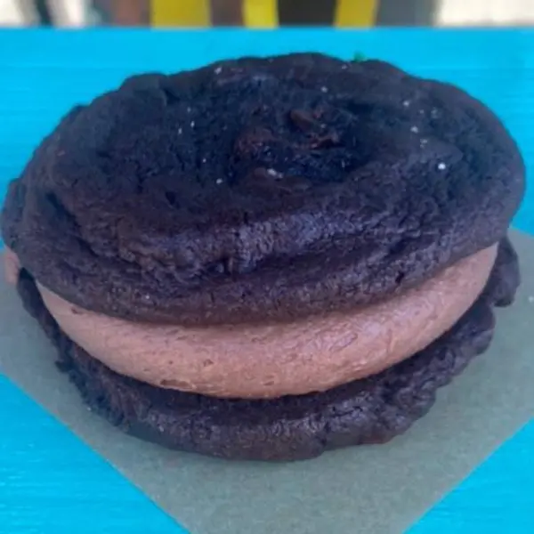 the-cookie-dough-cafe - Double Chocolate Chip Frosted Brownie Batter Sandwich