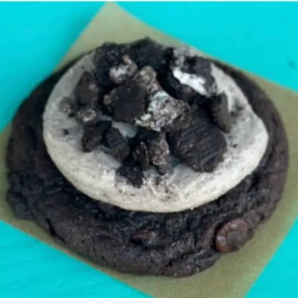 the-cookie-dough-cafe - Frosted Oreo Cookie