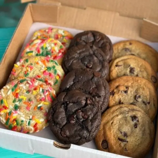 the-cookie-dough-cafe - Dozen Assorted Cookies (4 chocolate chip, 4 snickerdoodle cookies, 4 double chocolate chip cookies)