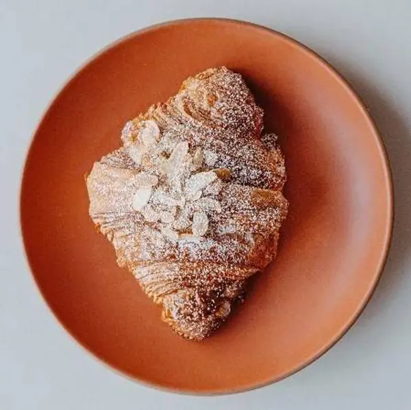 the-epicurean-trader - Tartine Bakery - Frangipane Almond Croissant