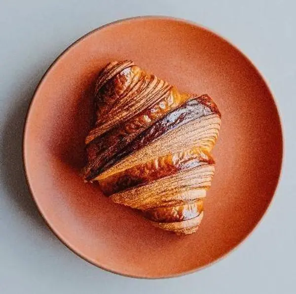 the-epicurean-trader - Tartine Bakery - Traditional Croissant