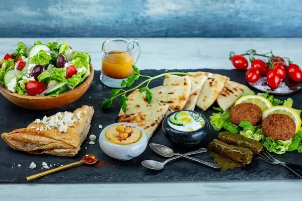 the-great-greek-mediterranean-grill - Mezze Plate