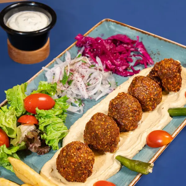the-mediterranean-deli-turk - Falafel Plate