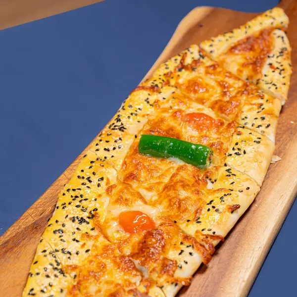 the-mediterranean-deli-turk - Cheese Pide