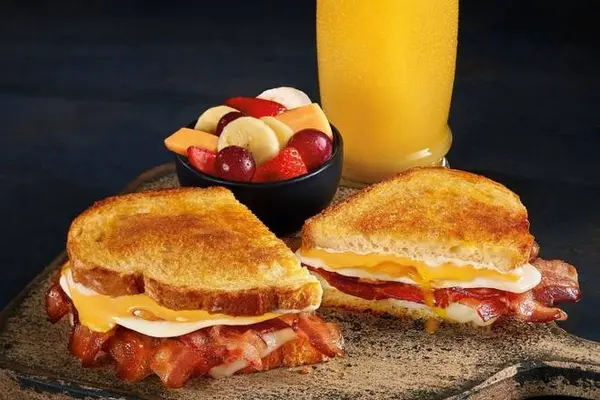 the-meltdown - Breakfast N' Bread Melt - Combo