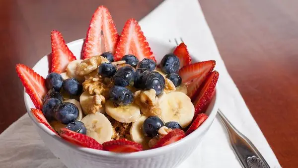 the-new-spot-on-polk - Granola & Yogurt