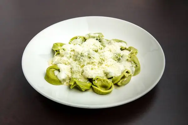 the-old-spaghetti-factory - Spinach Tortellini with Alfredo Sauce