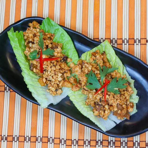 the-rice-and-the-noodle-doha - Chicken Lettuce Wrapped