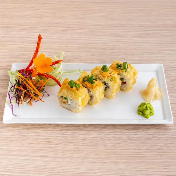 the-rice-and-the-noodle-doha - Fried Salmon Roll-4 Pcs