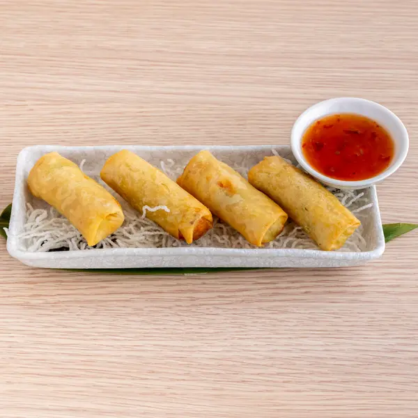 the-rice-and-the-noodle-doha - Vegetarian Spring Roll