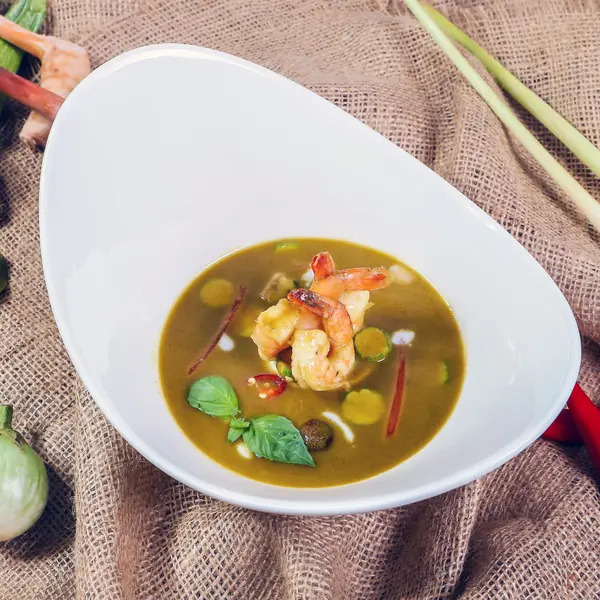 the-rice-and-the-noodle-doha - Thai Prawn Green Curry