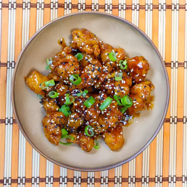 the-rice-and-the-noodle-doha - General Tso's Chicken