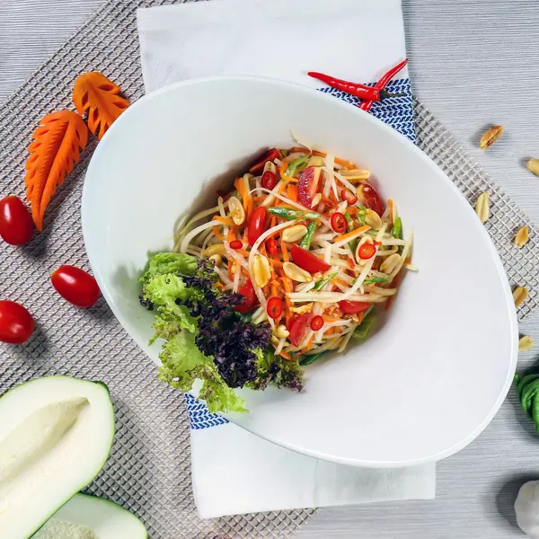 the-rice-and-the-noodle-doha - Green Papaya Salad