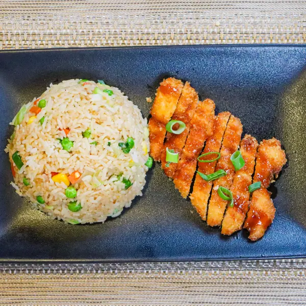 the-rice-and-the-noodle-doha - Chicken Tonkatsu