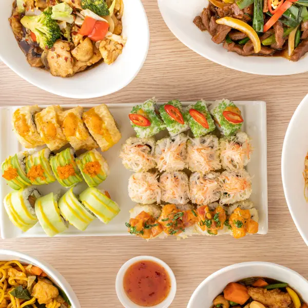 the-rice-and-the-noodle-doha - R&N Special Platter(24 pcs)