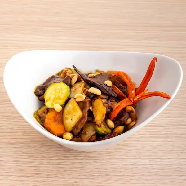 the-rice-and-the-noodle-doha - Beef Kung Pao