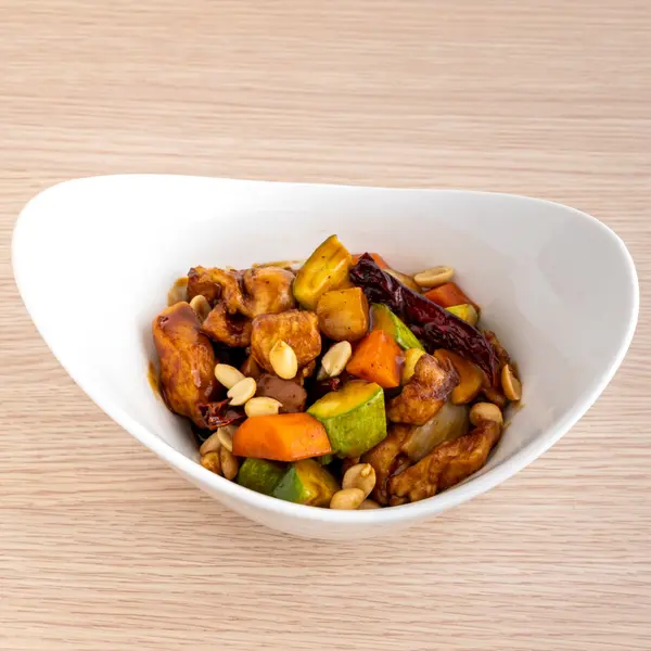 the-rice-and-the-noodle-doha - Chicken Kung Pao