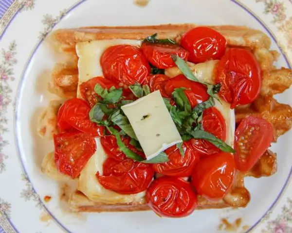 the-waffle-window - Tomato B's