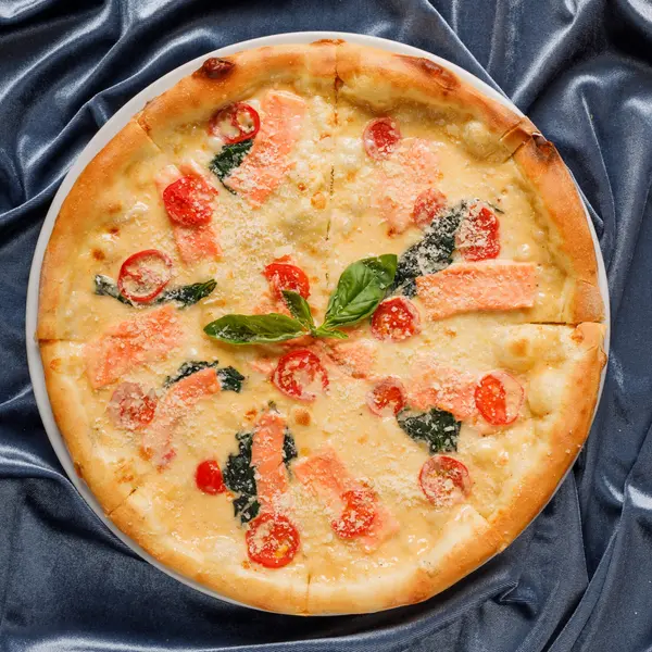 tinchlik-plaza-hotel - Пицца с Лососем