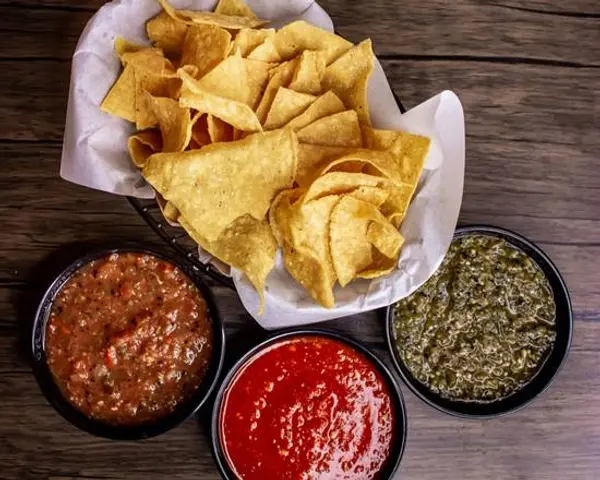 toro-restaurant - Chips and Salsas