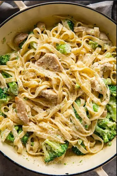 town-country-grill - ALFREDO FETTUCINE