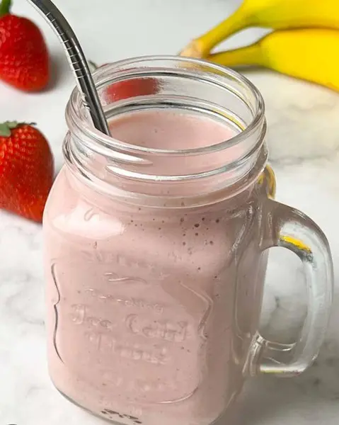 town-country-grill - Strawberry Shake