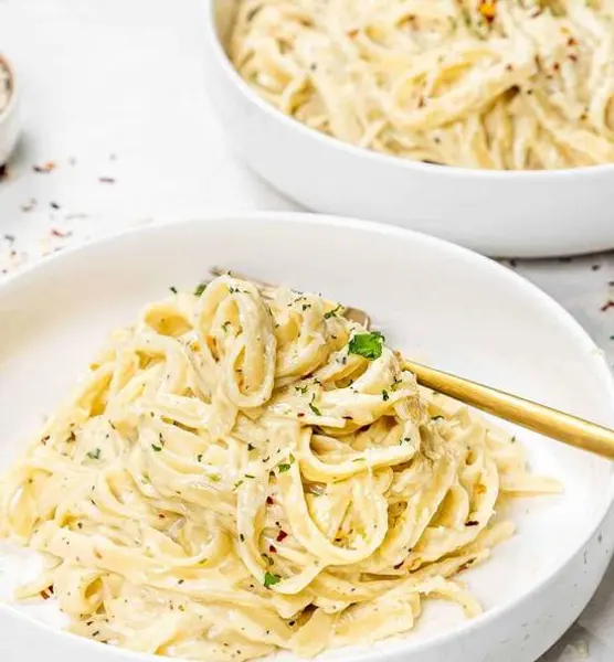 town-country-grill - KIDS FETTUCCINE & GARLIC BREAD