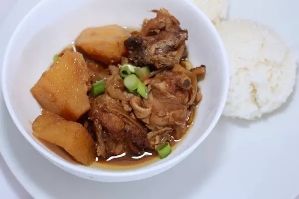 turo-cafe-grill - Small Chicken Adobo (16oz)