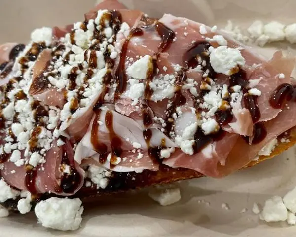 twisted-st-cafe - Prosciutto, Goat Cheese & Fig Preserves Toast