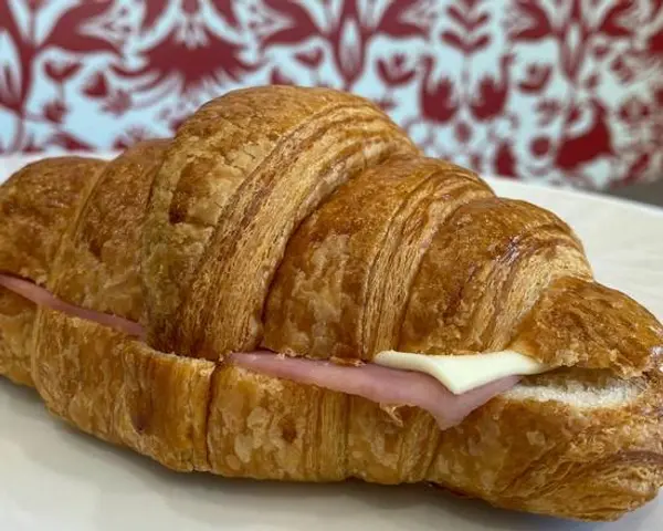 twisted-st-cafe - Ham and Cheddar Cheese Croissant