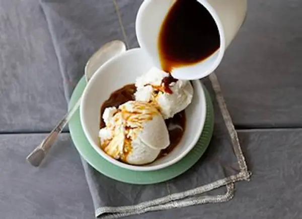 upfordayz-coffee-tea-juice - Affogato