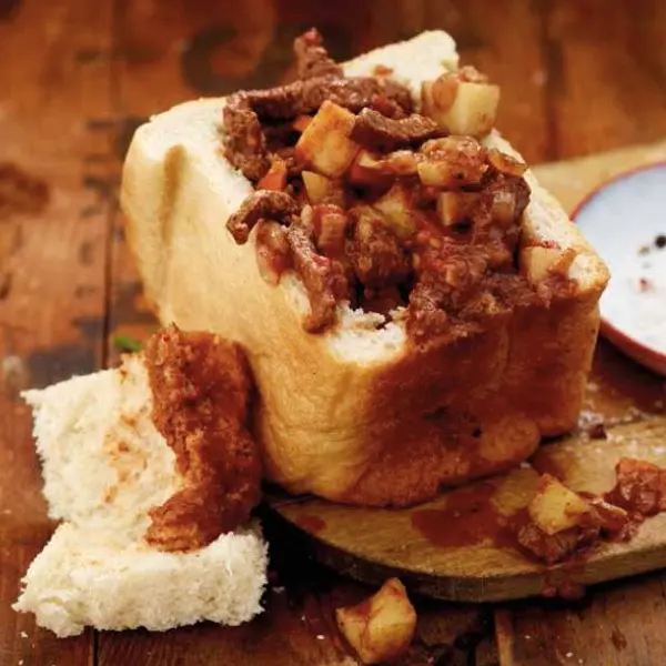 van-der-stel-pub-and-grill-bikers-bar - 1/2 Bunny Chow & Sambals