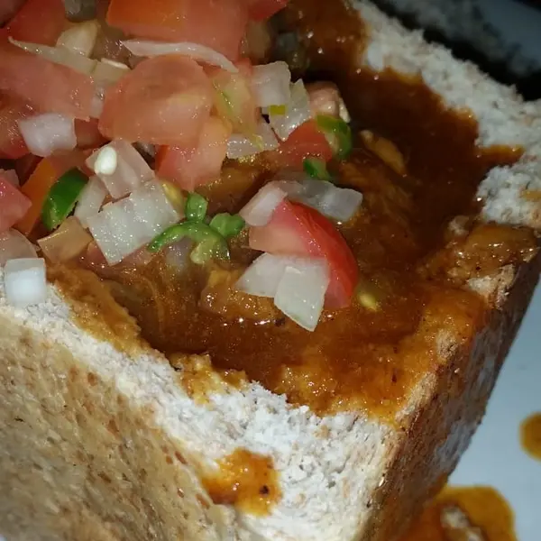 van-der-stel-pub-and-grill-bikers-bar - 1/4 Bunny Chow & Sambals