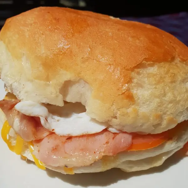 van-der-stel-pub-and-grill-bikers-bar - Brekkie Bun